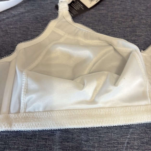 NWT Bali Women’s Size 40C Cool Comfort Fabric Bra - Picture 7 of 7